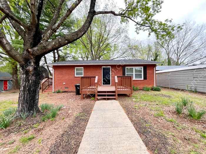 414 Miller St - Photo 2 of 18