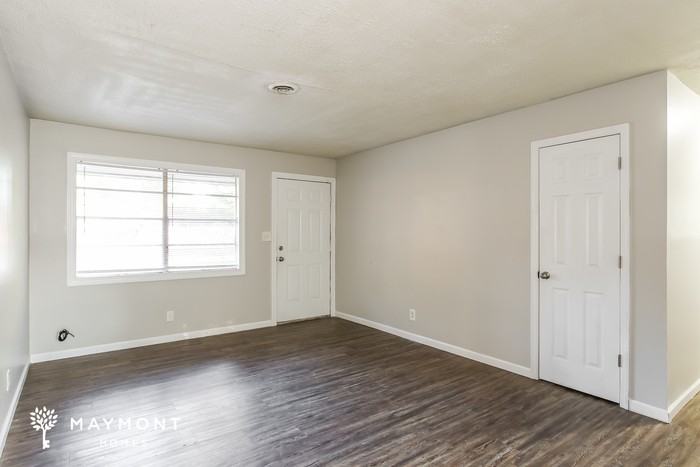 3417 Knollcrest Drive - Photo 4 of 12