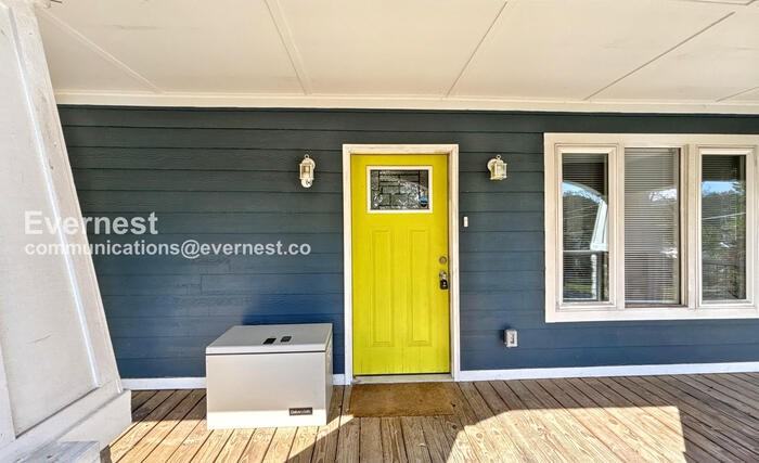 217 N Sweetbriar Ave - Photo 2 of 33