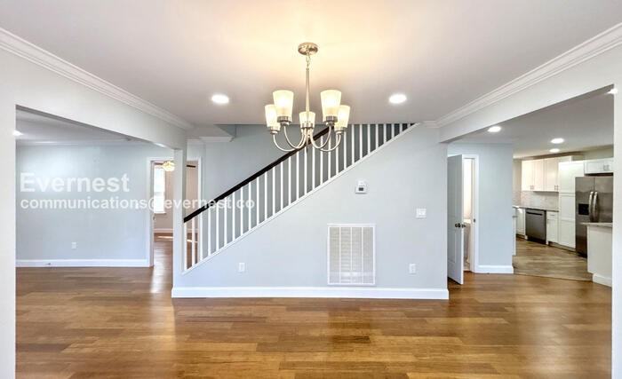 217 N Sweetbriar Ave - Photo 6 of 33