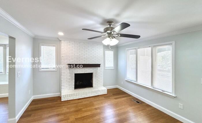 217 N Sweetbriar Ave - Photo 7 of 33