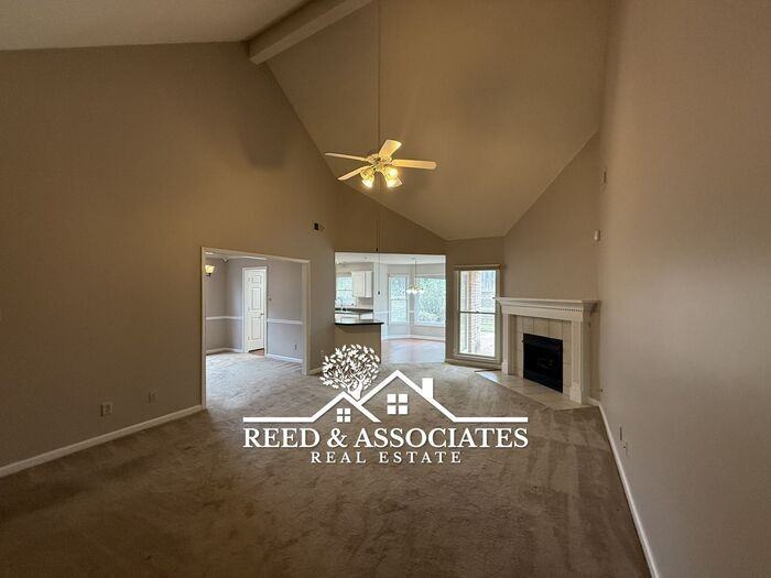 9371 Helmsley Dr - Photo 3 of 12