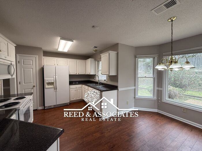 9371 Helmsley Dr - Photo 4 of 12