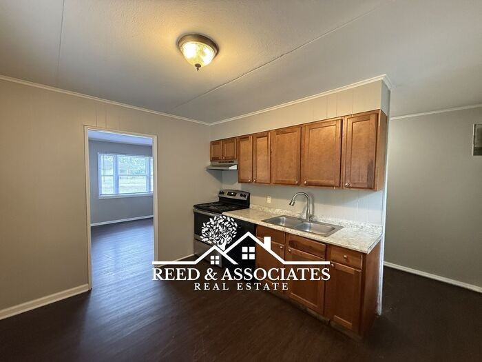 7749 Admiral Rd - Photo 3 of 11