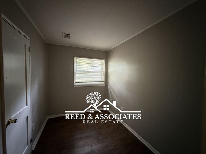 7749 Admiral Rd - Photo 6 of 11