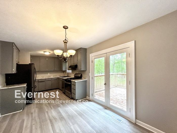 8937 Tweeddale Dr - Photo 4 of 28