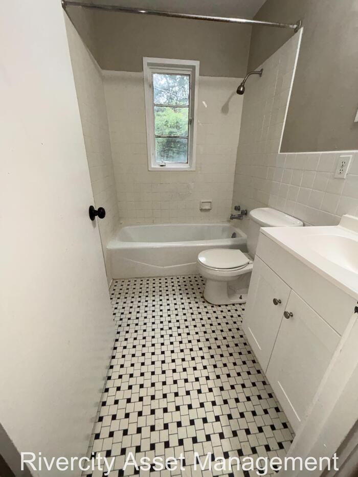 1419 Briarwood Rd - Photo 7 of 12