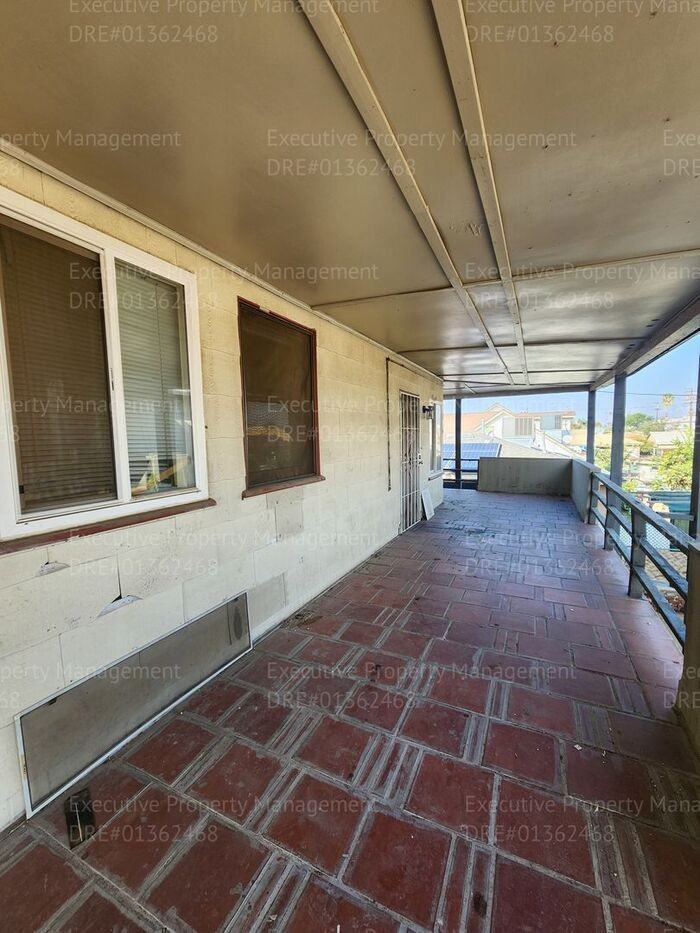 2190 Monterey St #4 - Photo 3 of 19