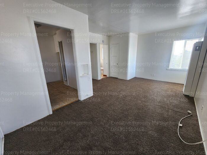 2190 Monterey St #4 - Photo 6 of 19