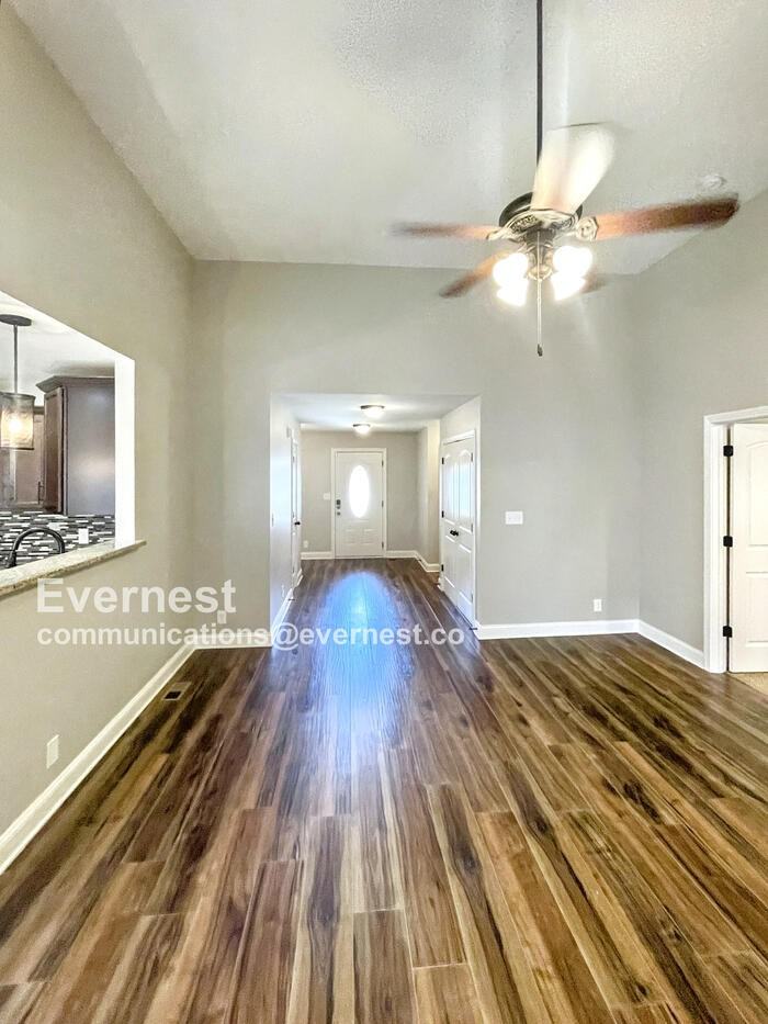 1030 Garner Hills Dr - Photo 5 of 31