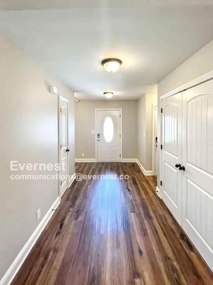 1030 Garner Hills Dr - Photo 7 of 31