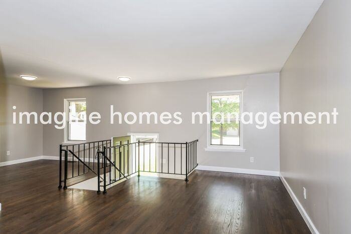 156 Oakside Ln - Photo 4 of 18