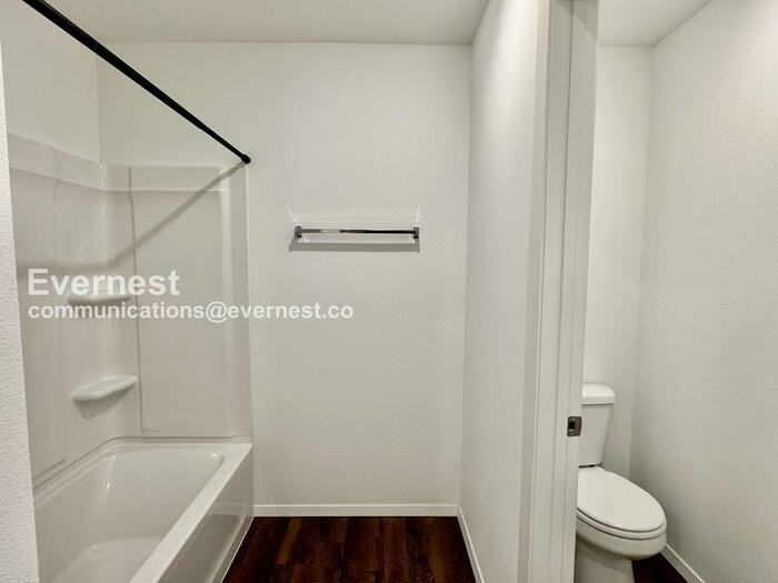 707 707 North Dogwood Avenue - Photo 7 of 24