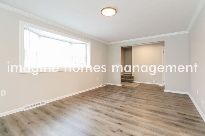 504 Clifton Ave - Photo 4 of 18