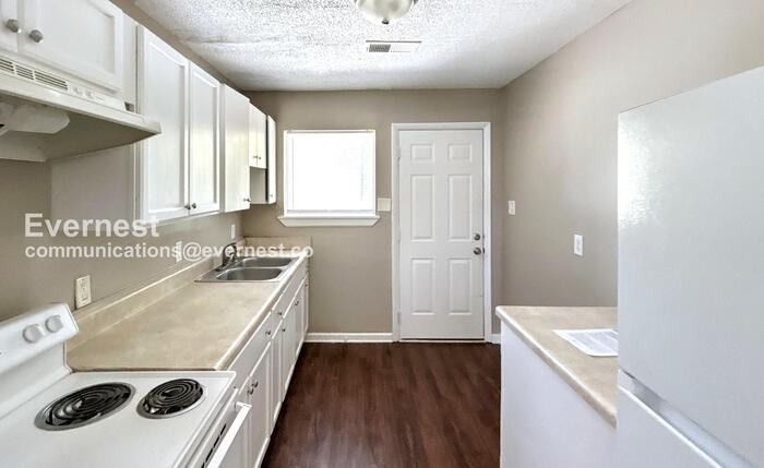 1850 17th Ct N - Photo 2 of 16