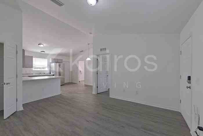 2852 Southwest 161st Loop - Photo 3 of 20