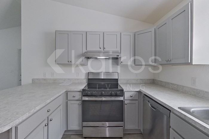 2852 Southwest 161st Loop - Photo 6 of 20