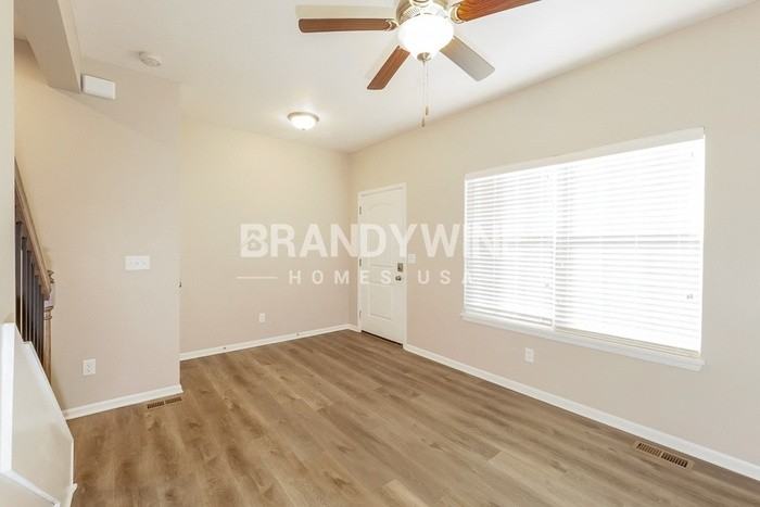 711 Poplar Court - Photo 5 of 36