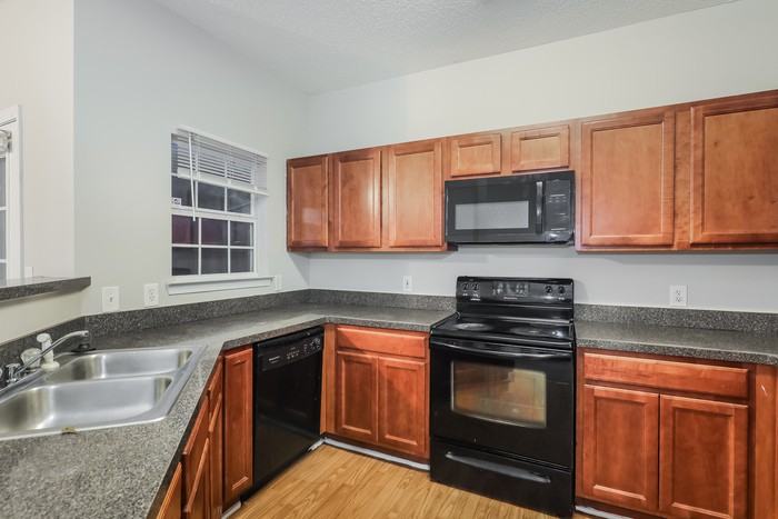 2294 Coach Way - Photo 5 of 15