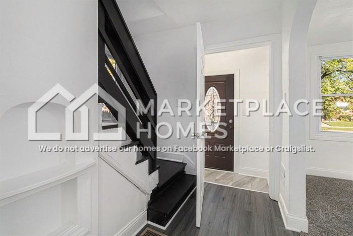 15033 Hartwell St - Photo 6 of 29