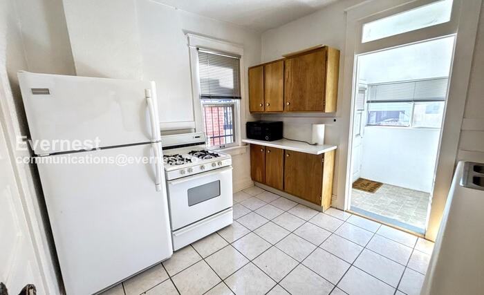 453 South Clarkson Street - Photo 2 of 17