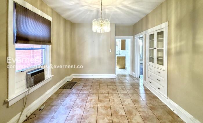 453 South Clarkson Street - Photo 4 of 17