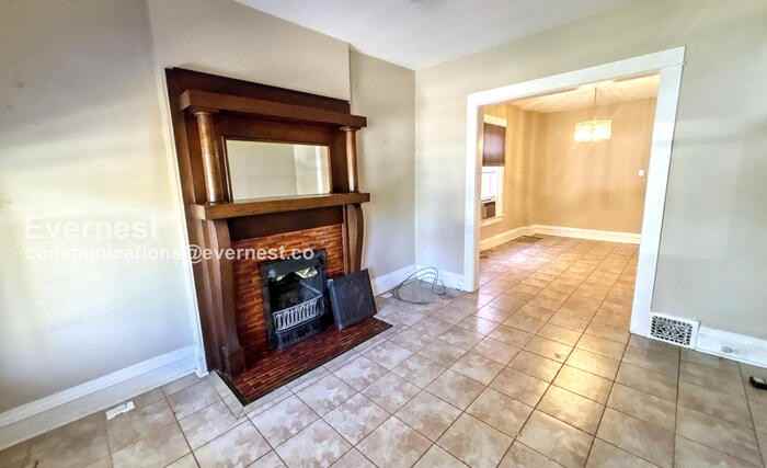 453 South Clarkson Street - Photo 6 of 17