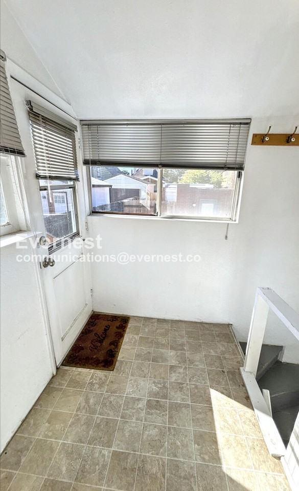 453 South Clarkson Street - Photo 7 of 17