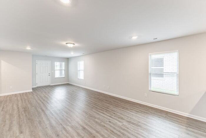 14764 Ravenel Dr - Photo 4 of 34