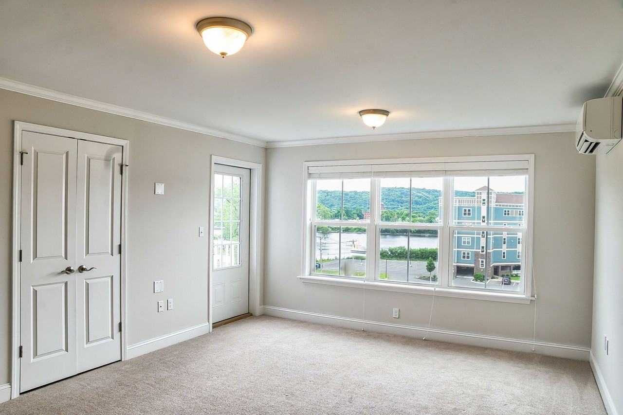 Hudson Square - Photo 6 of 27