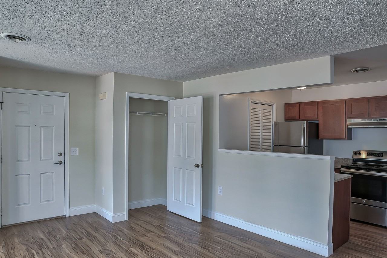 Riverwalk on the Hudson - Photo 4 of 20