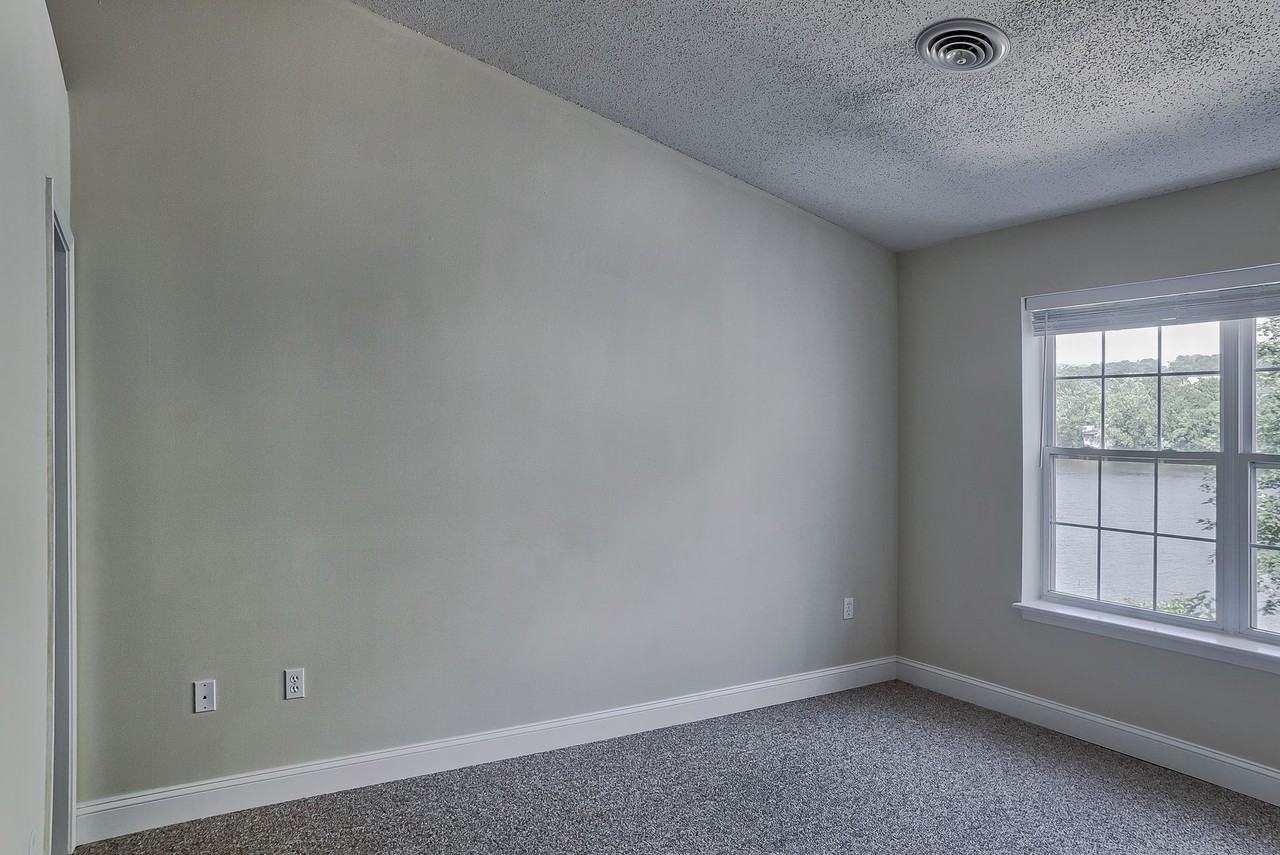 Riverwalk on the Hudson - Photo 7 of 20