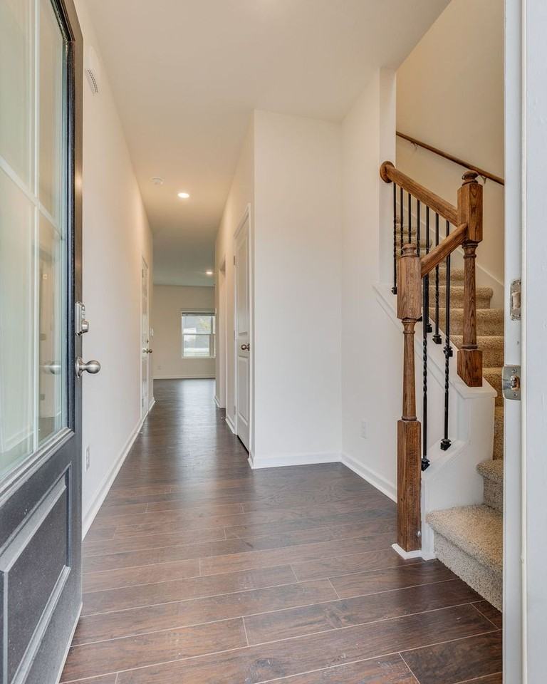 482 Vogt Dr - Photo 5 of 26