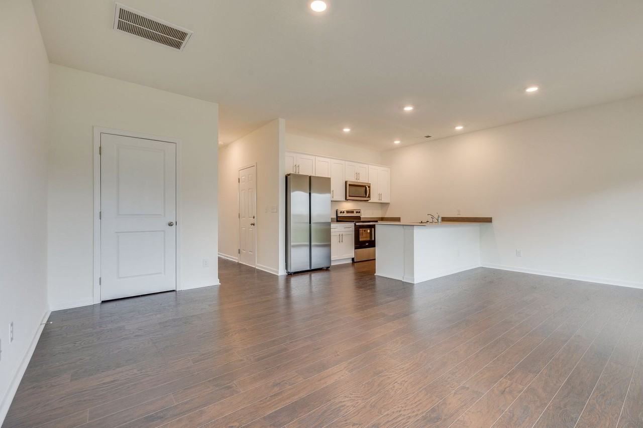 482 Vogt Dr - Photo 7 of 26