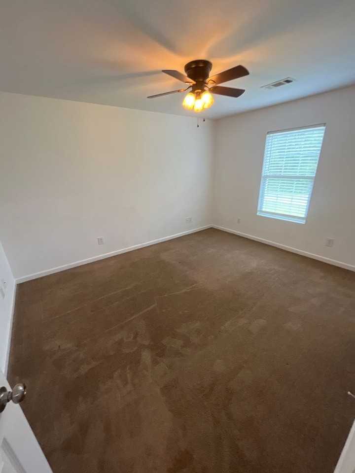 900 Maple Dr - Photo 7 of 10