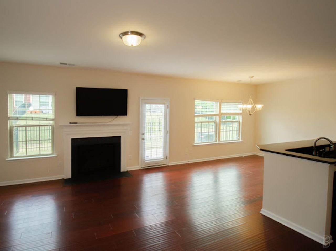 2415 Alyssa Ln - Photo 7 of 26