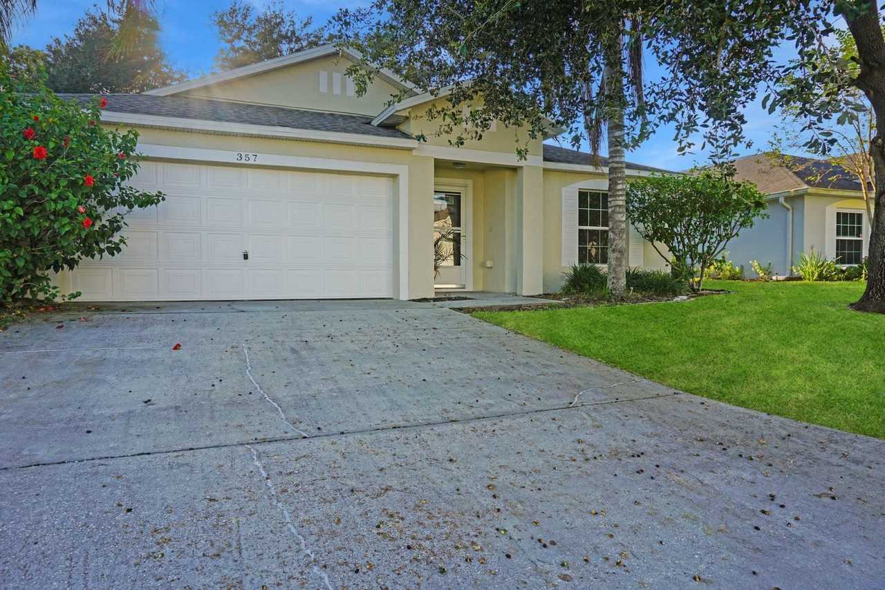 357 Heather Hills Boulevard - Photo 2 of 17