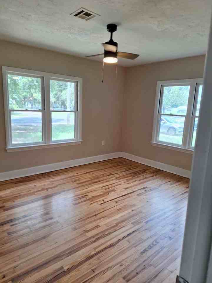 2533 Nw 1st Ave - Photo 2 of 17