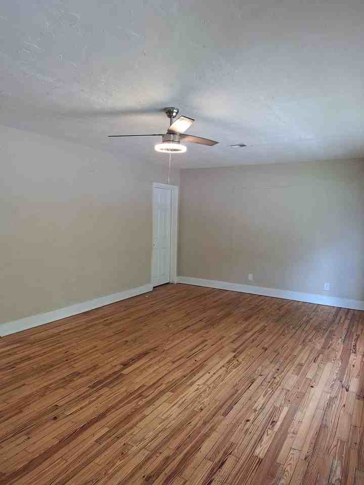 2533 Nw 1st Ave - Photo 3 of 17