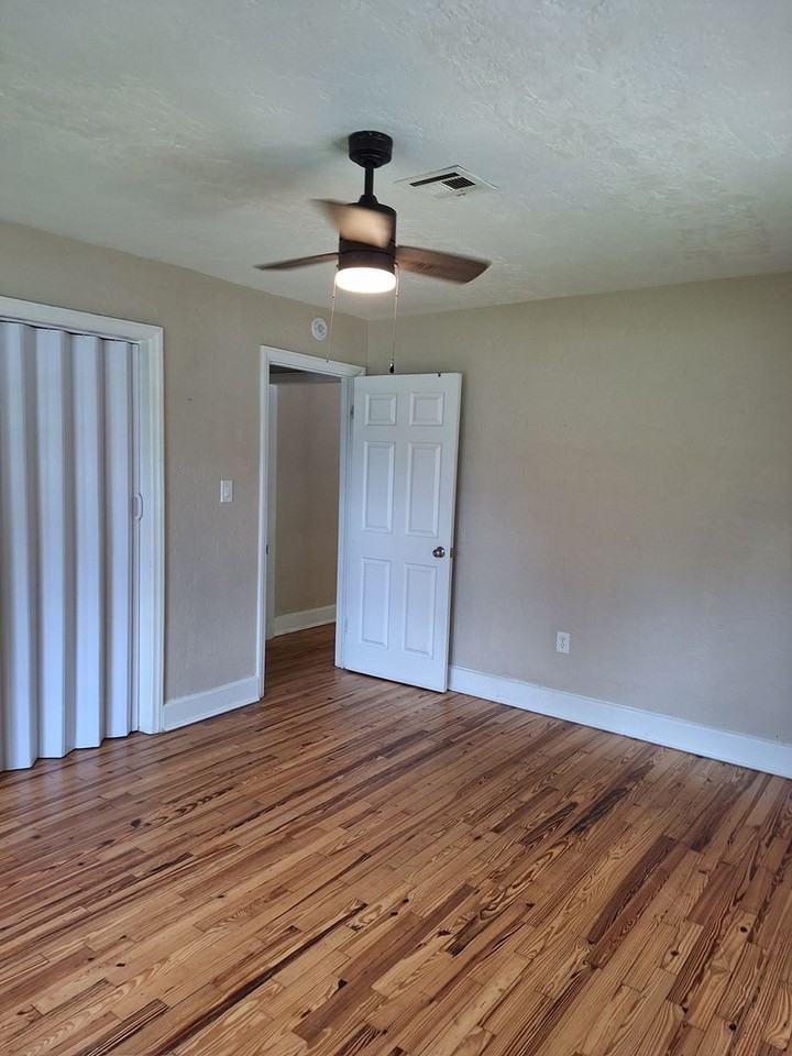 2533 Nw 1st Ave - Photo 5 of 17