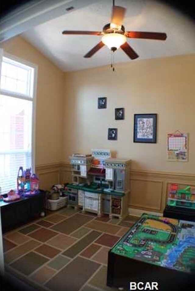 105 Lakeview Ter - Photo 7 of 15