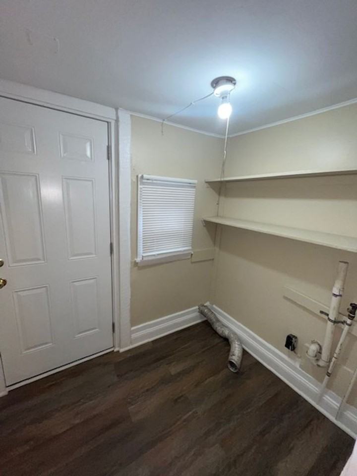 704 Watkins St - Photo 3 of 8