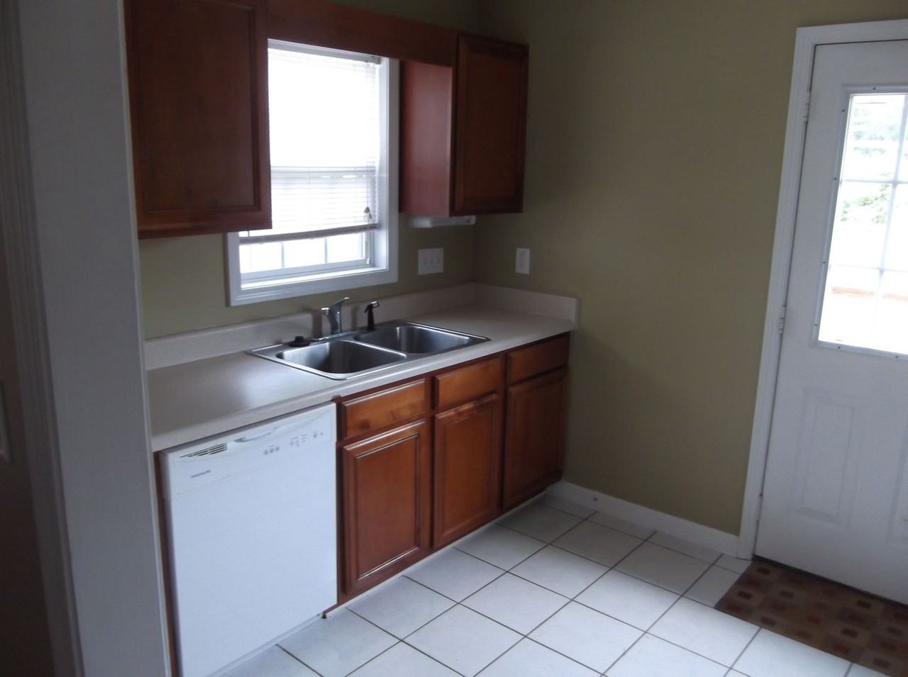 231 Sharpsburg Rd - Photo 5 of 16