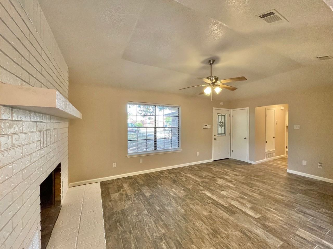 122 Bridle Dr - Photo 5 of 30