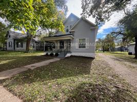 featured image of 717 E 12th Ave