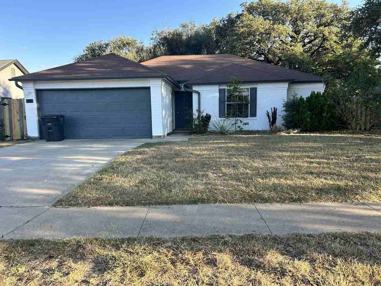 5106 Glennwood Dr - Photo 2 of 13