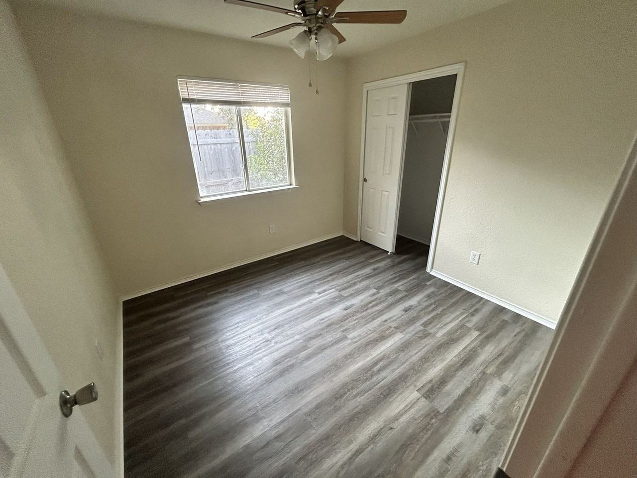 5106 Glennwood Dr - Photo 5 of 13