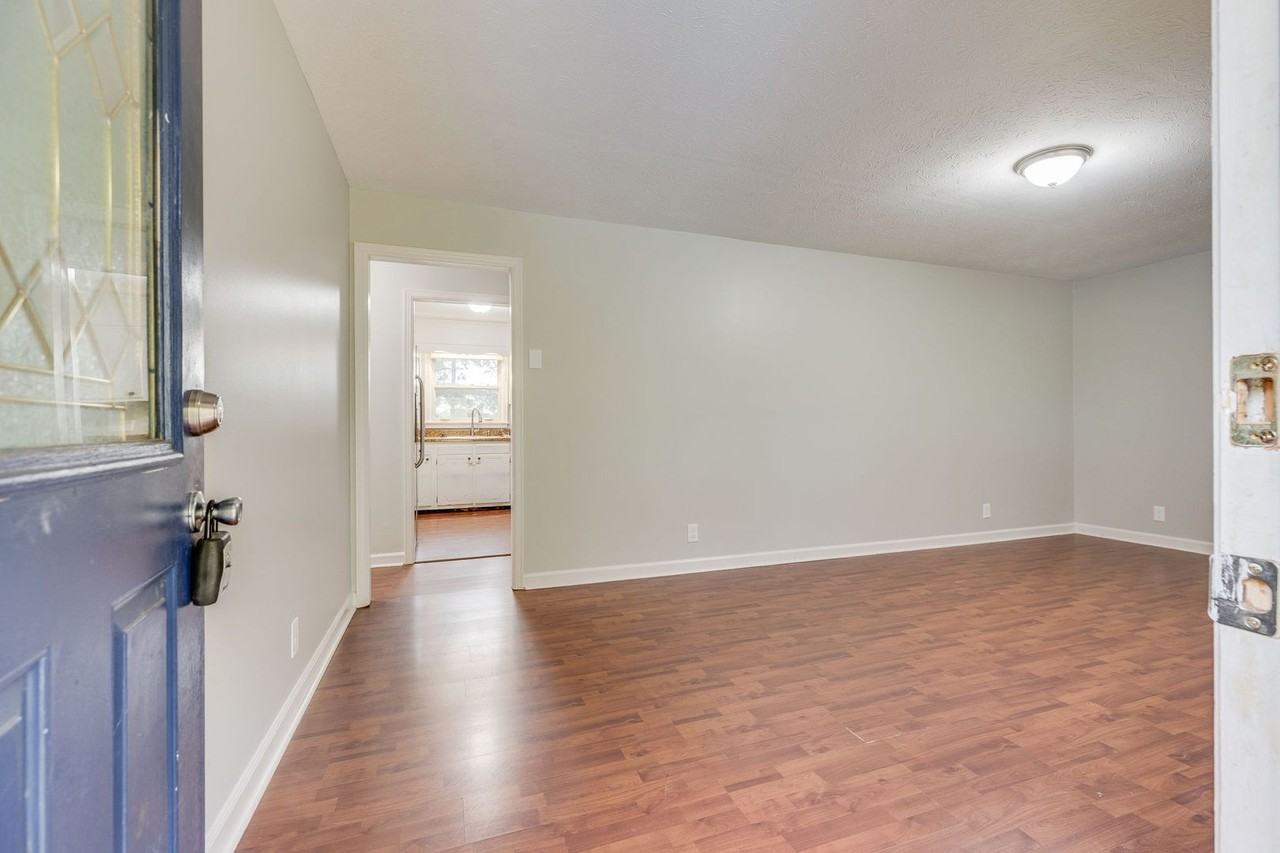 729 Foothills Rd - Photo 4 of 26