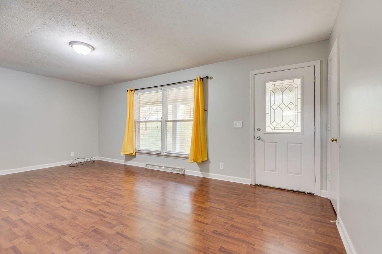 729 Foothills Rd - Photo 5 of 26
