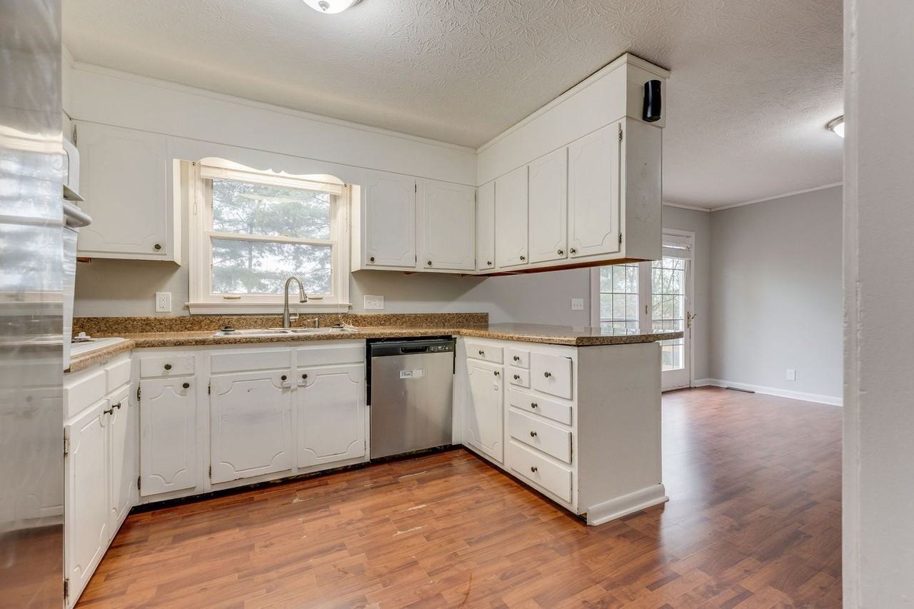 729 Foothills Rd - Photo 7 of 26